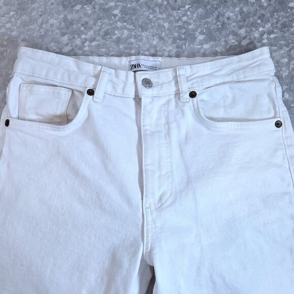NWOT Zara White Straight Leg Raw Hem Ankle Jeans Size 10 - Picture 2 of 2